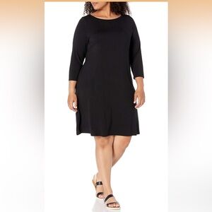 Amazon Essentials Classic Black Top